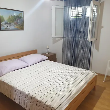 Volaric Pag * Pag Town