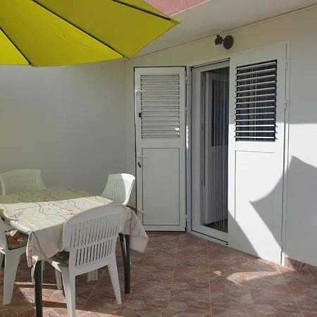 Volaric Pag * Pag Town