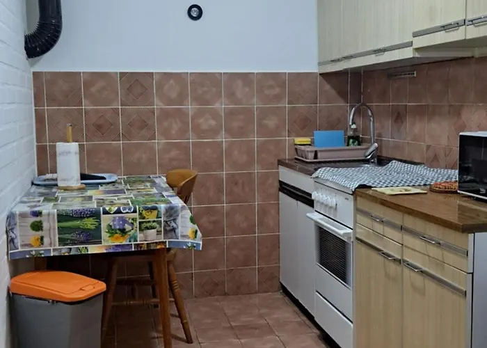 Volaric Pag * Pag Town